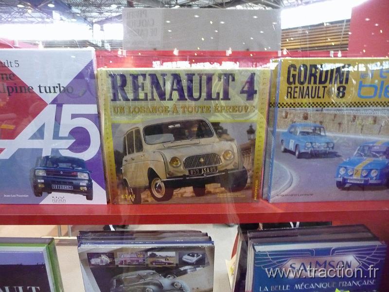 Epoquauto (71).JPG - 05/11/2010 - 69000 LYONƒPOQU'AUTO32�me Salon International Autos & Motos AnciennesClin d'Ïil sur la RENAULT 4